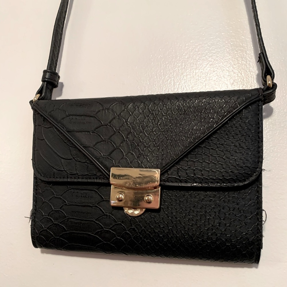 🖤Faux Snake Skin Crossbody Purse🖤